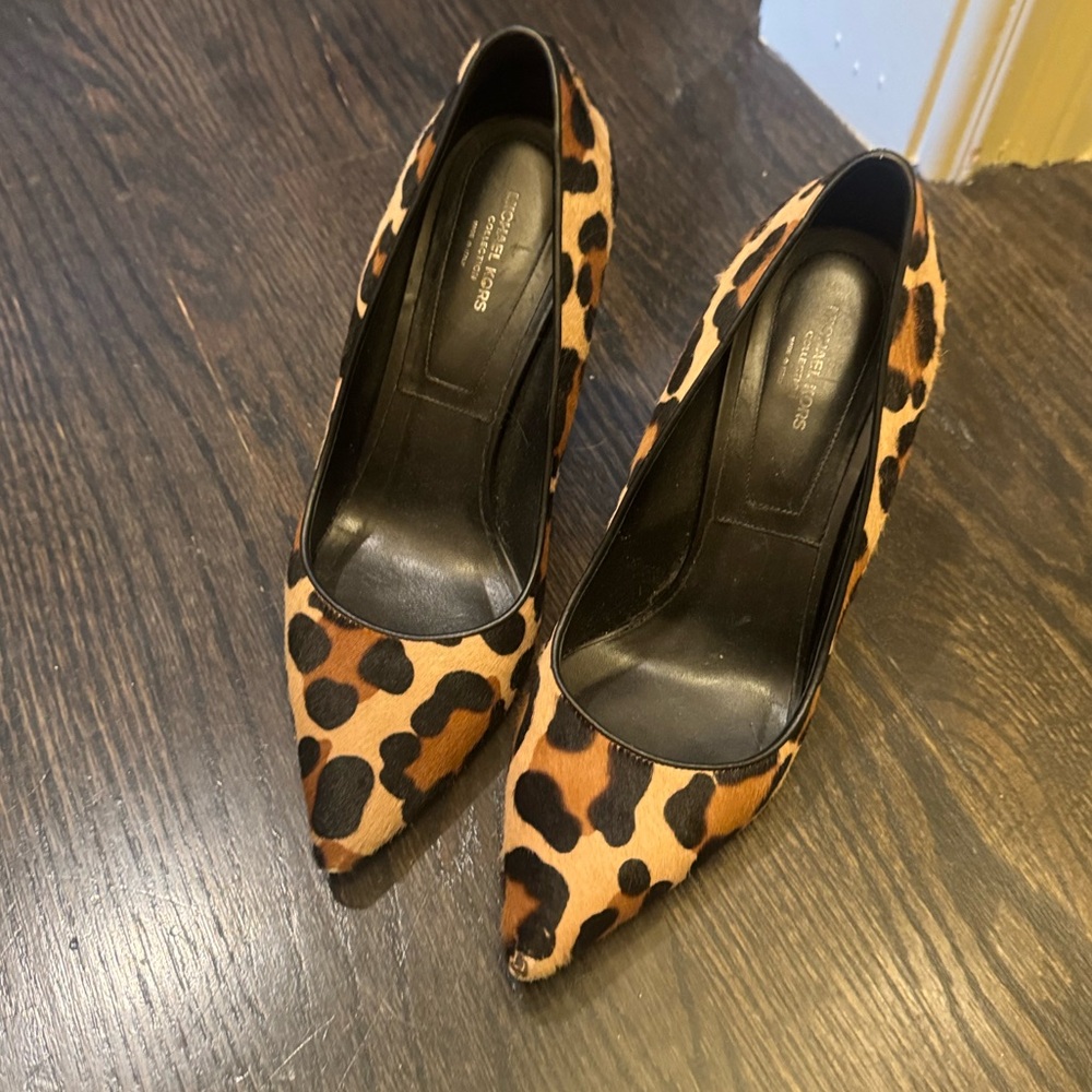 MICHAEL KORS Amara Leopard-Print Calf Hair Pumps — Size 7